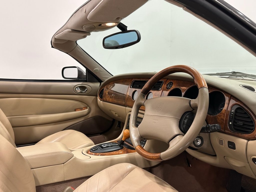 Used Jaguar XK8 2001 for sale - 77953257: Photo 17