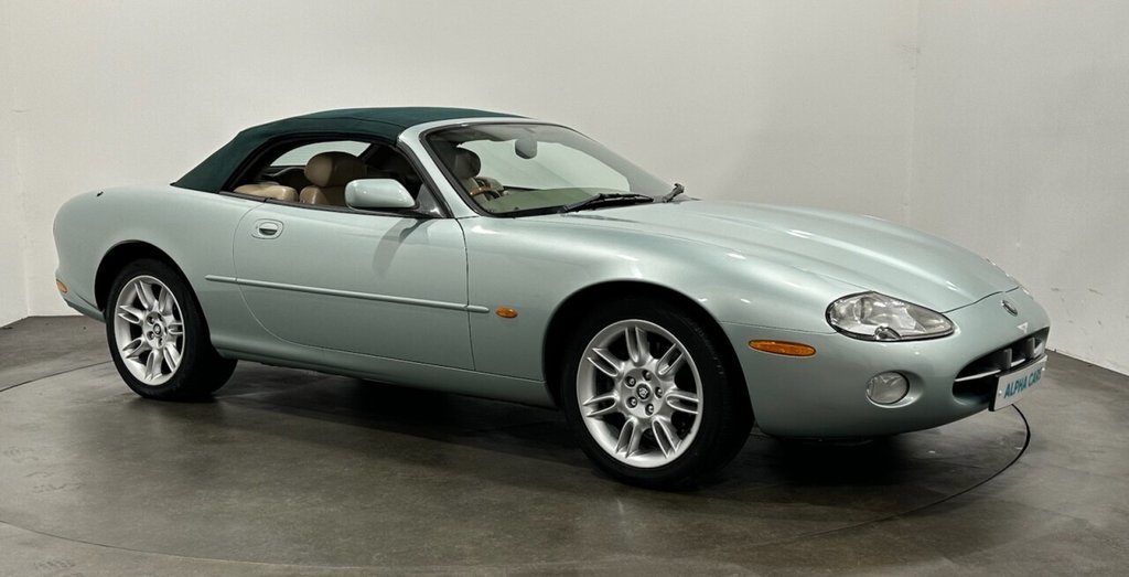 Used Jaguar XK8 2001 for sale - 77953257: Photo 2