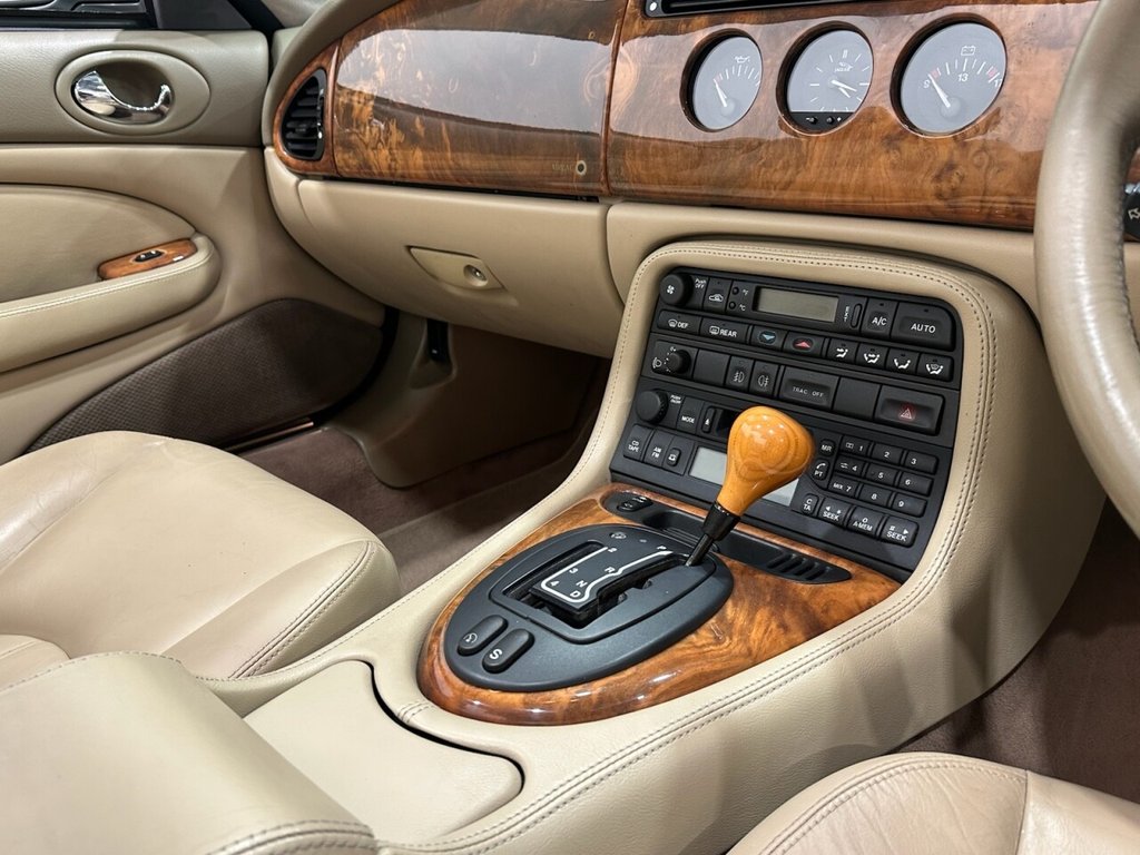 Used Jaguar XK8 2001 for sale - 77953257: Photo 23