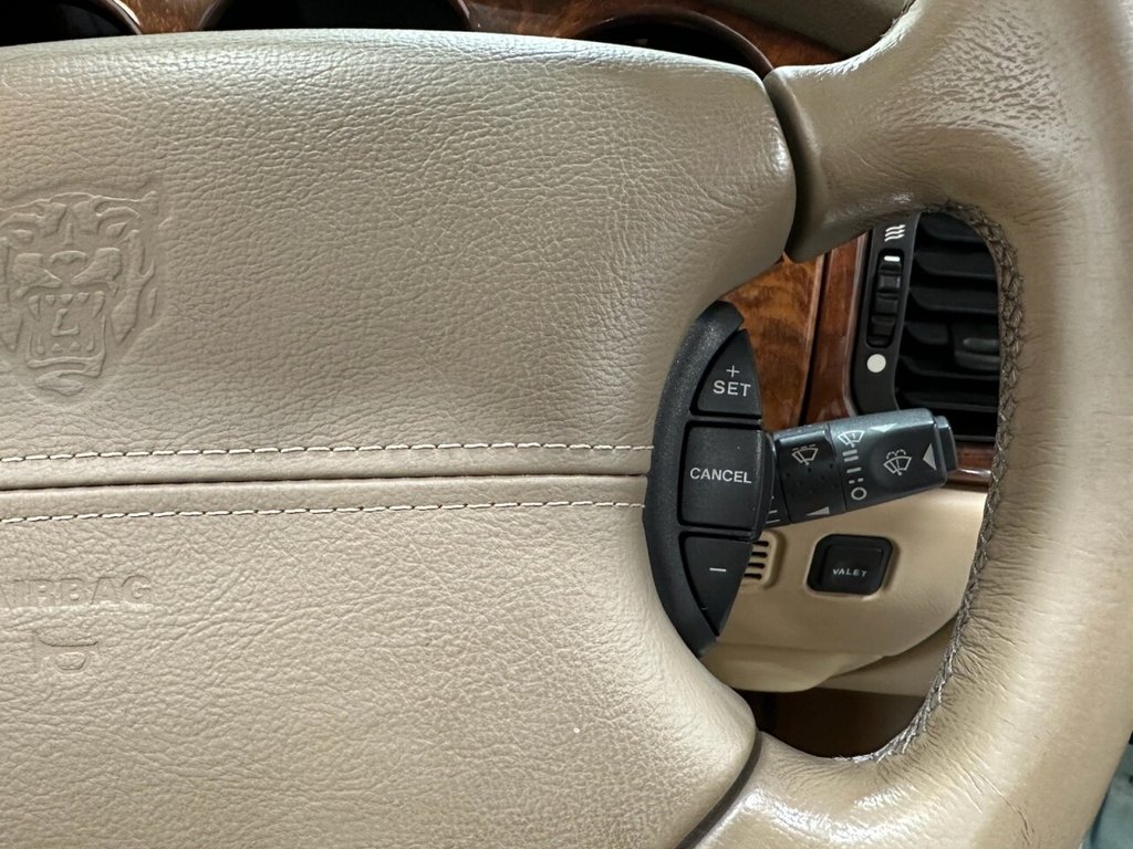 Used Jaguar XK8 2001 for sale - 77953257: Photo 24