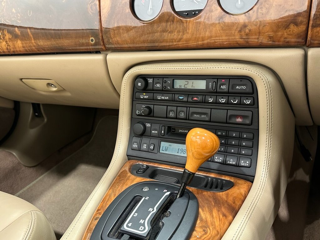 Used Jaguar XK8 2001 for sale - 77953257: Photo 26