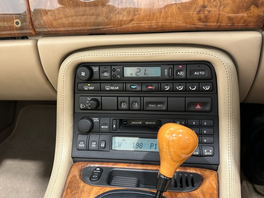 Used Jaguar XK8 2001 for sale - 77953257: Photo 27