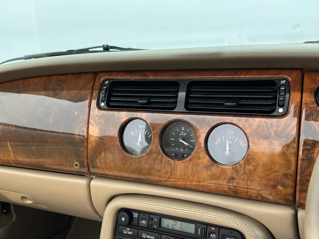 Used Jaguar XK8 2001 for sale - 77953257: Photo 31