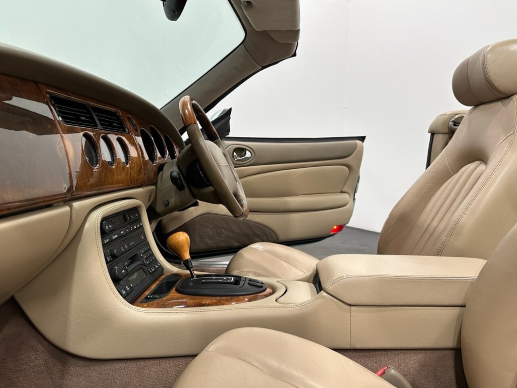 Used Jaguar XK8 2001 for sale - 77953257: Photo 37