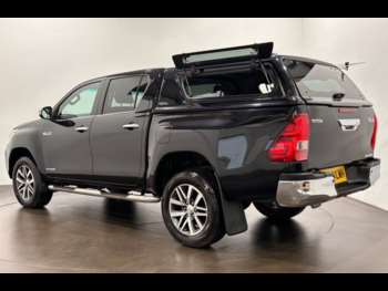 Used Toyota Hilux 2018 for sale - 74015236: Photo