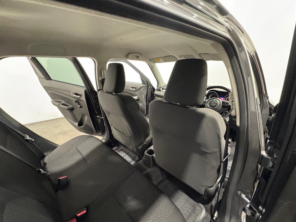 Used Suzuki Swift 2021 for sale - 76570380: Photo 16