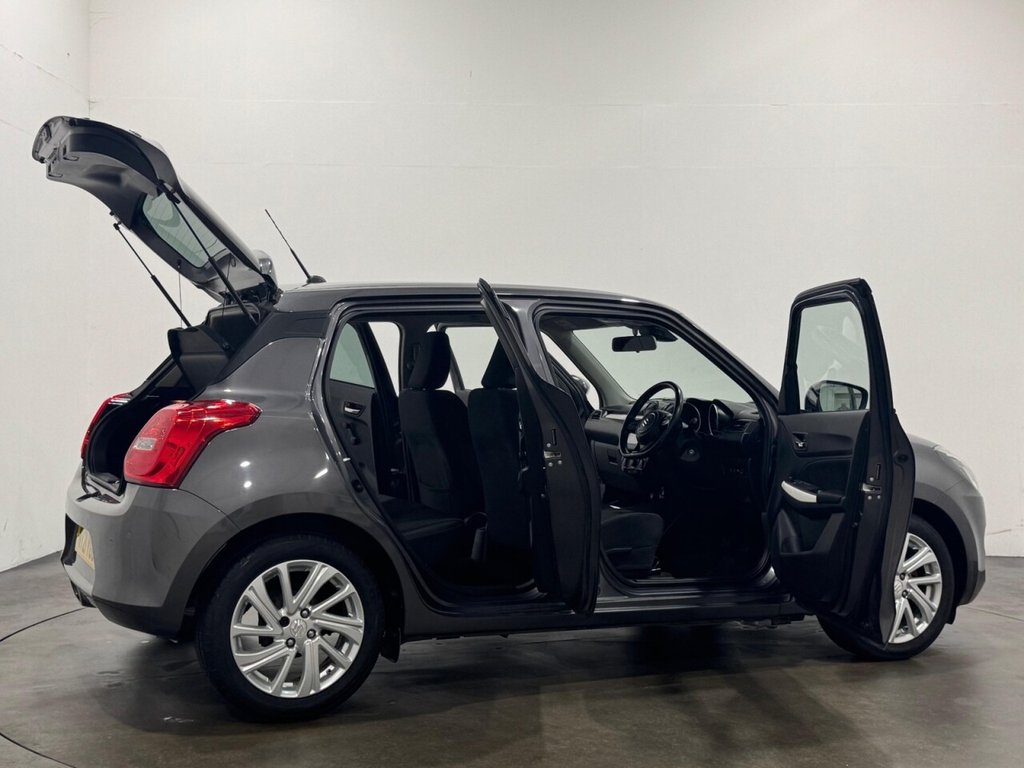 Used Suzuki Swift 2021 for sale - 76570380: Photo 5