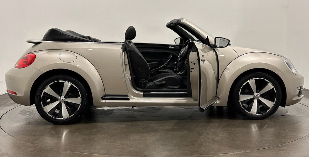 Used Volkswagen Beetle 2015 for sale - 77227013: Photo 12