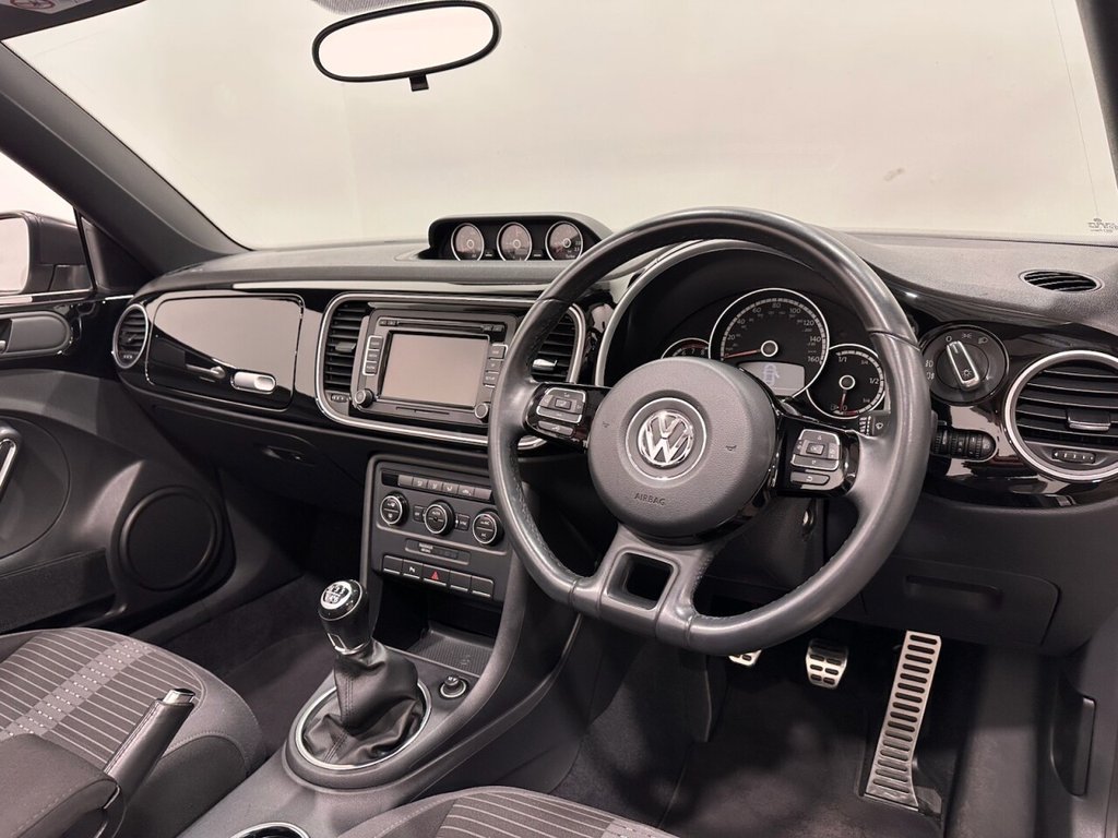 Used Volkswagen Beetle 2015 for sale - 77227013: Photo 14