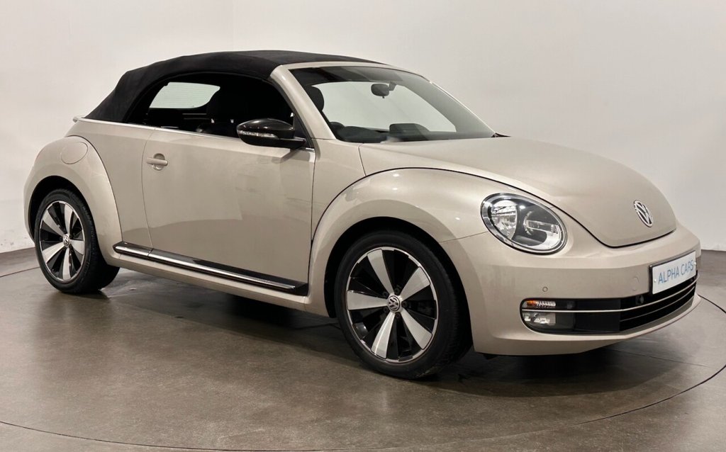 Used Volkswagen Beetle 2015 for sale - 77227013: Photo 2