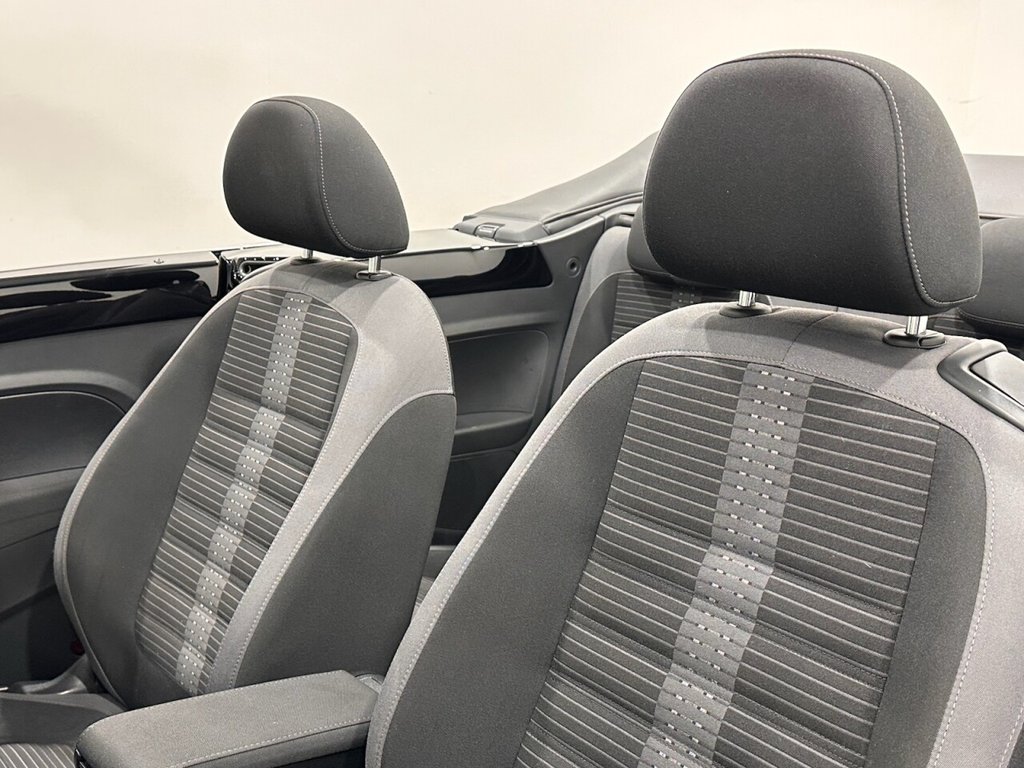 Used Volkswagen Beetle 2015 for sale - 77227013: Photo 21