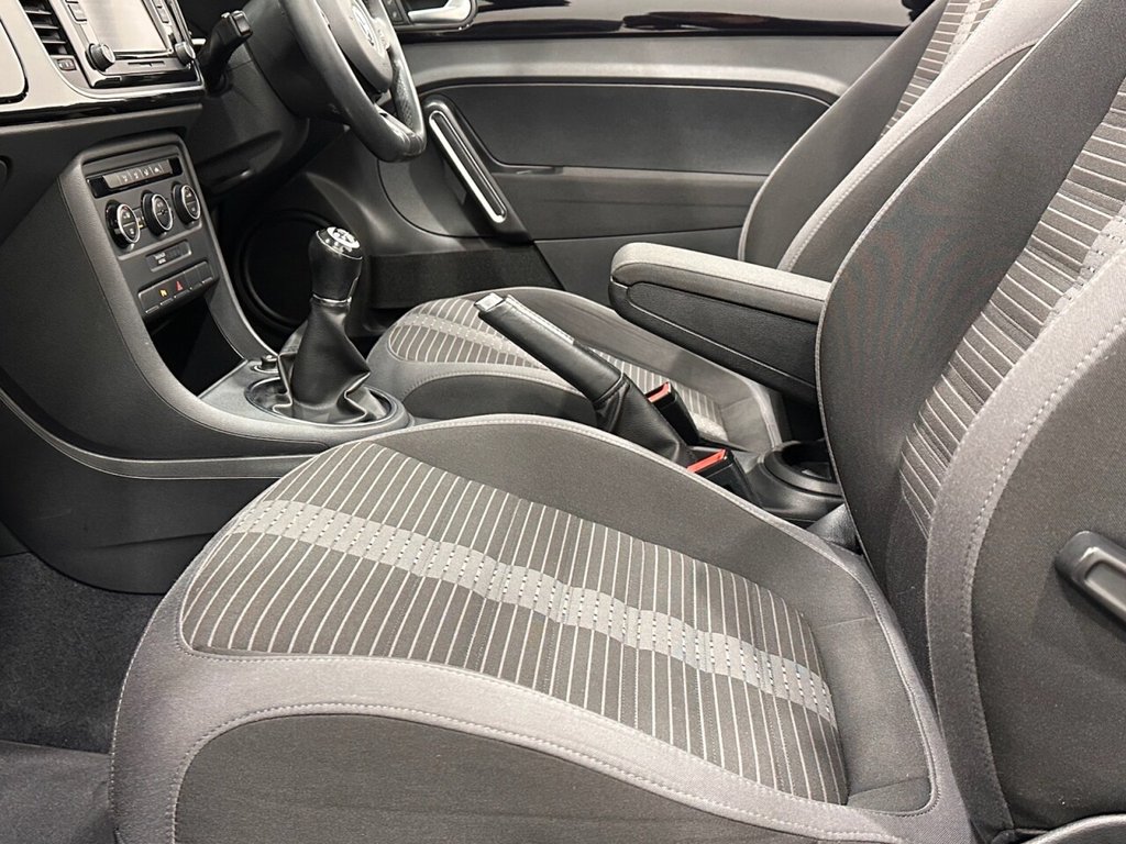 Used Volkswagen Beetle 2015 for sale - 77227013: Photo 22