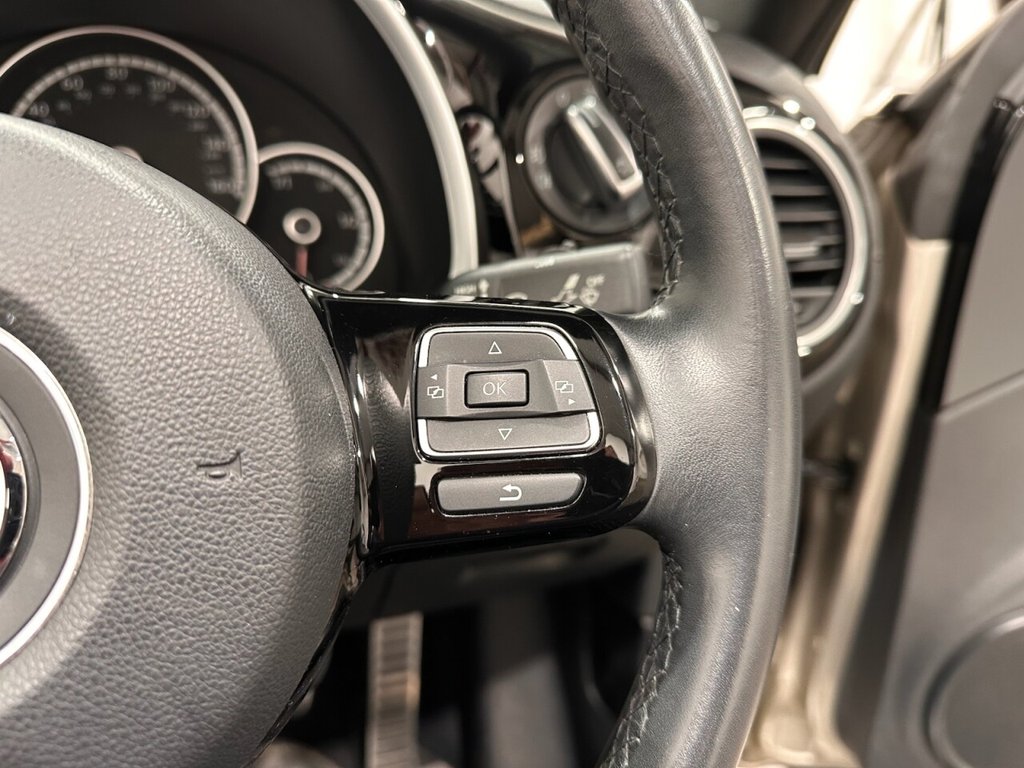 Used Volkswagen Beetle 2015 for sale - 77227013: Photo 26