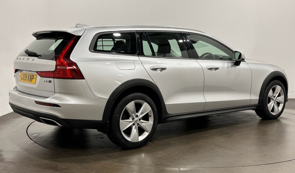 Used Volvo V60 Cross Country 2019 for sale - 77048895: Photo 4