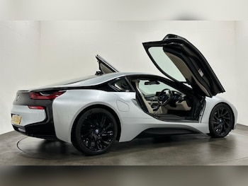 Used BMW i8 2016 for sale - 79058700: Photo