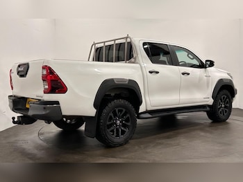 Used Toyota Hilux 2024 for sale - 79178738: Photo