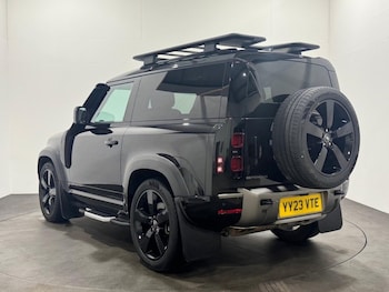 Used Land Rover Defender 90 2023 for sale - 79072606: Photo
