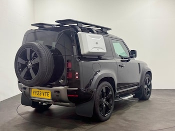 Used Land Rover Defender 90 2023 for sale - 79072606: Photo