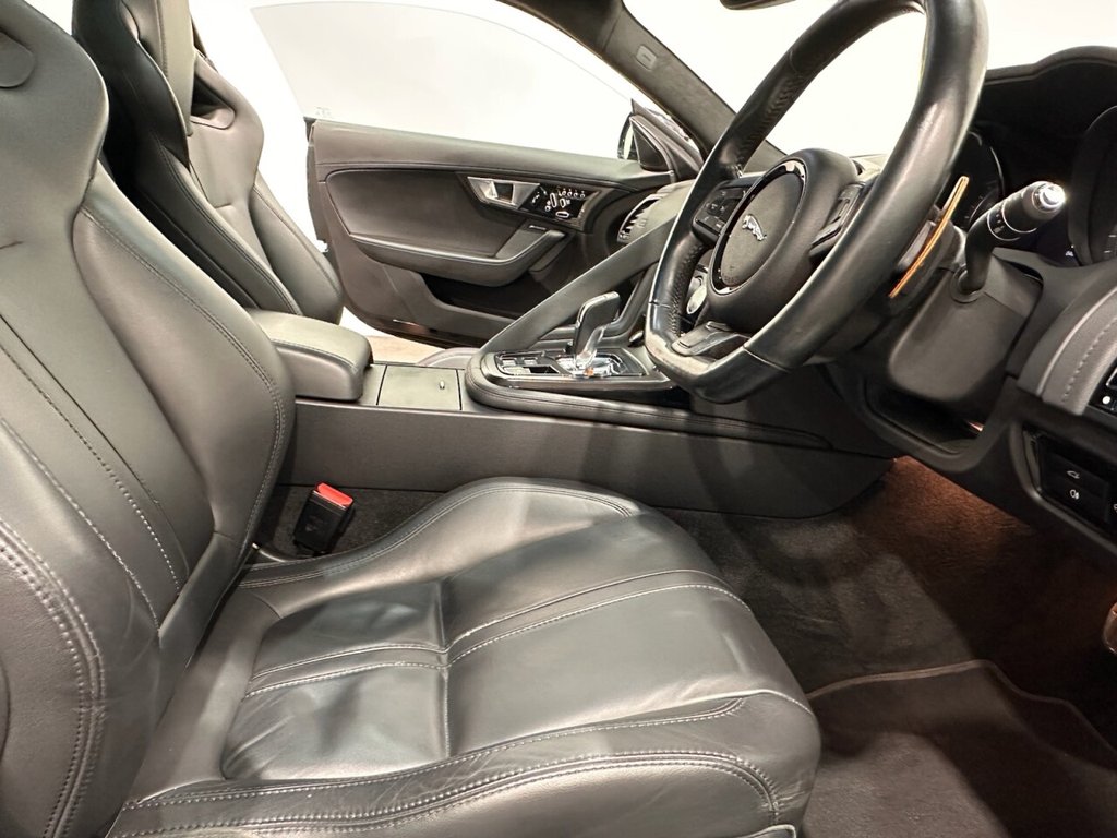 Used Jaguar F-Type 2014 for sale - 76368233: Photo 18