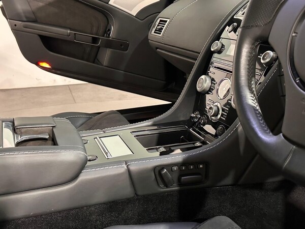 Used Aston Martin DBS 2009 for sale - 75242654: Photo 20