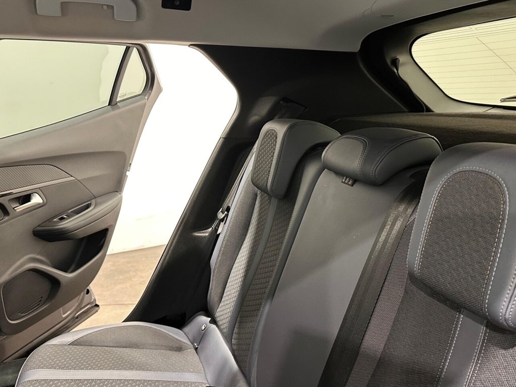 Used Peugeot 2008 2020 for sale - 77200108: Photo 17