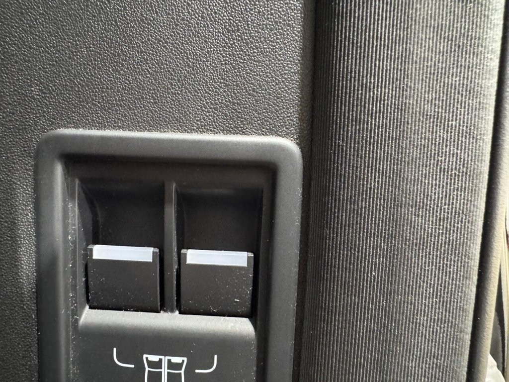 Used Land Rover Discovery 2017 for sale - 76642399: Photo 32