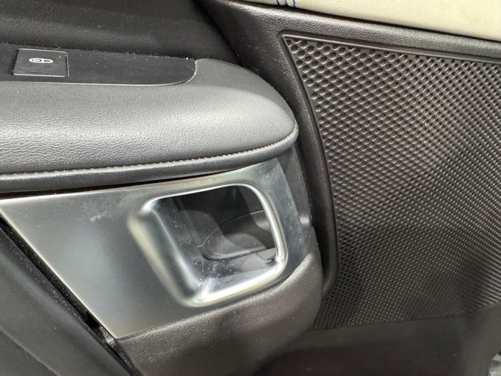 Used Land Rover Discovery 2017 for sale - 76642399: Photo 34