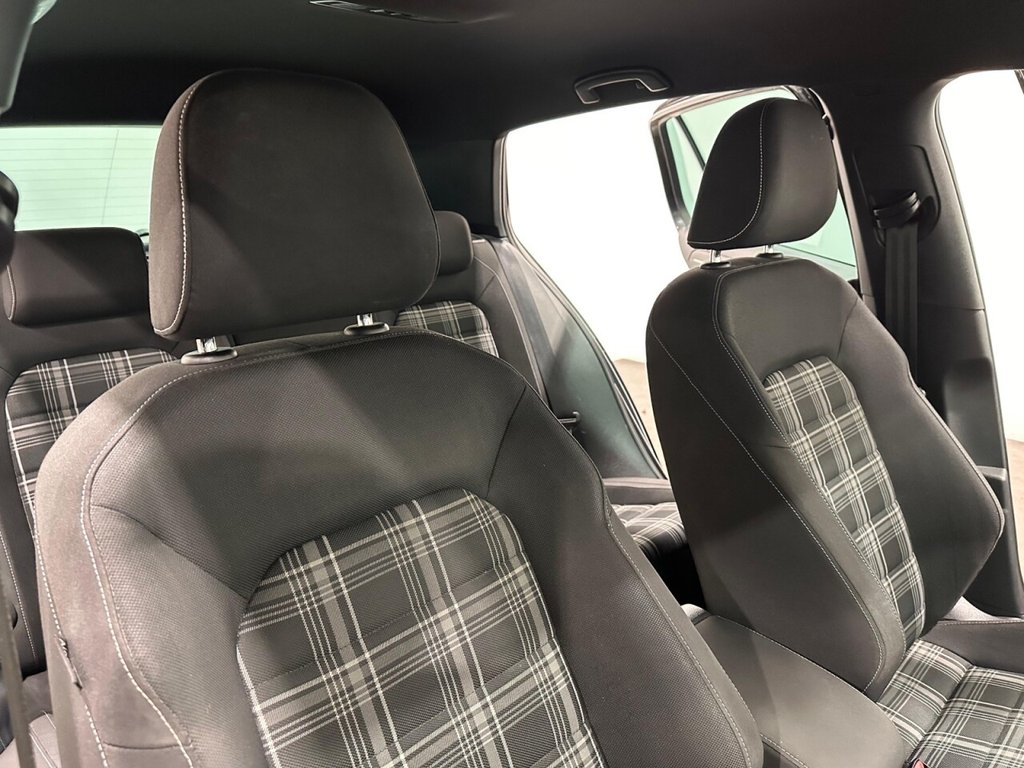 Used Volkswagen Golf 2014 for sale - 77464050: Photo 10