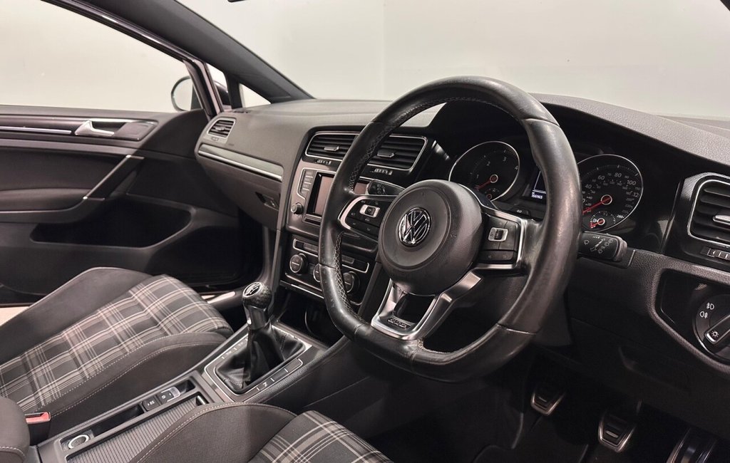 Used Volkswagen Golf 2014 for sale - 77464050: Photo 6