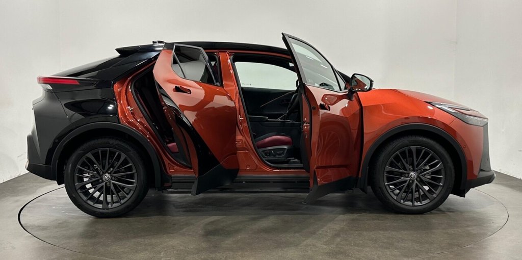 Used Toyota C-HR 2025 for sale - 77905601: Photo 12