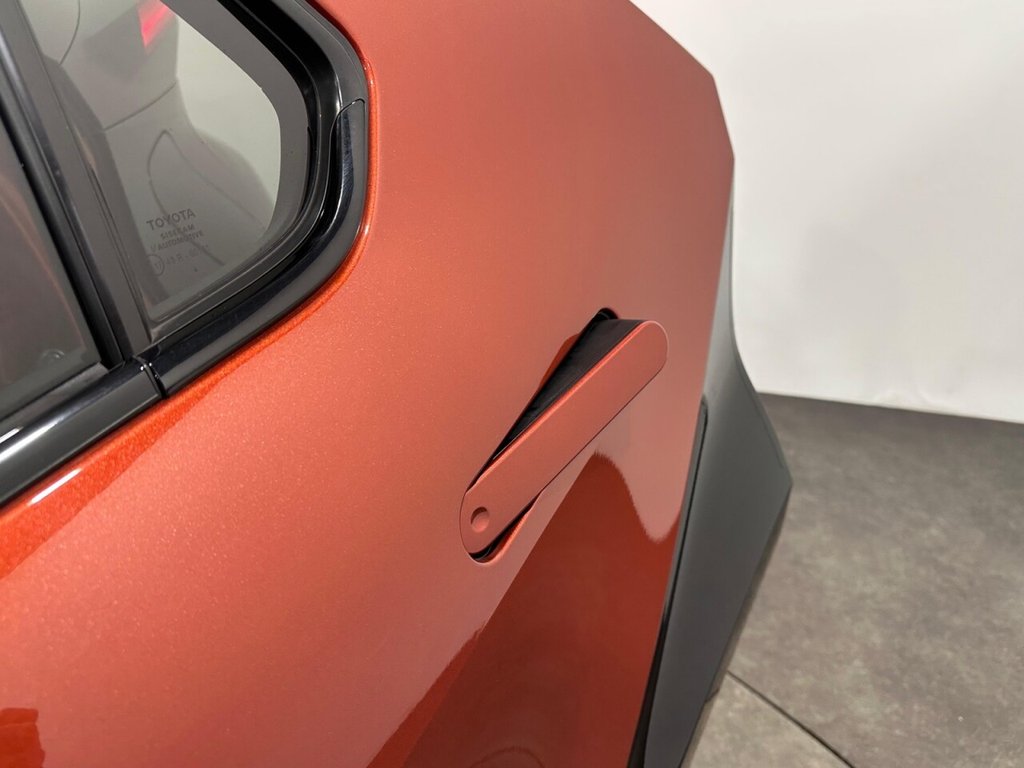 Used Toyota C-HR 2025 for sale - 77905601: Photo 30