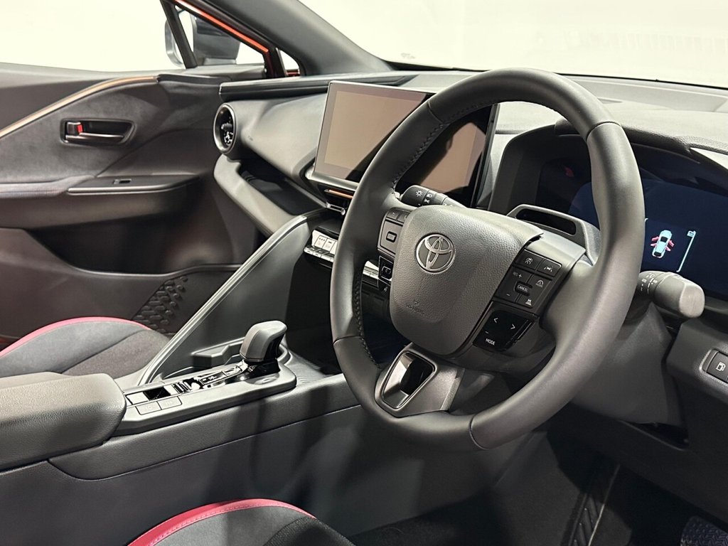 Used Toyota C-HR 2025 for sale - 77905601: Photo 7