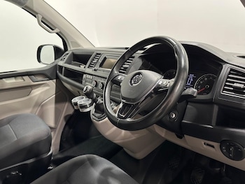 Used Volkswagen Transporter 2016 for sale - 75974684: Photo