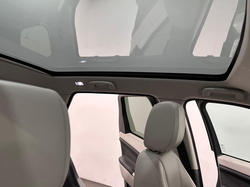 Used Land Rover Discovery Sport 2016 for sale - 77422429: Photo 13