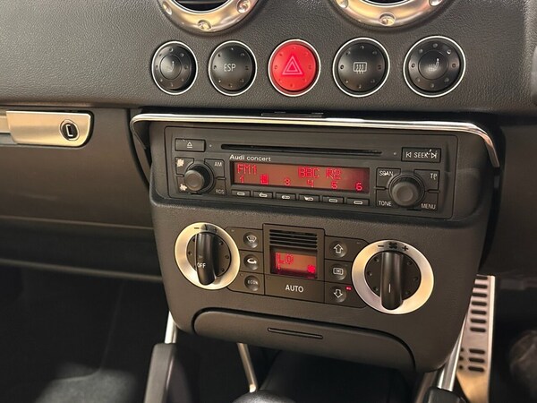 Used Audi TT 2003 for sale - 76203277: Photo 19