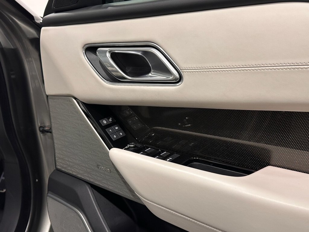 Used Land Rover Range Rover Velar 2018 for sale - 76724772: Photo 37