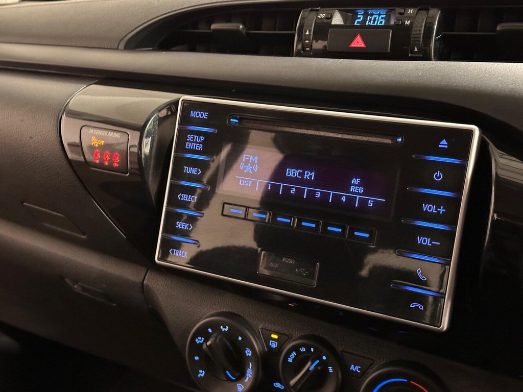 Used Toyota Hilux 2018 for sale - 77534717: Photo 19