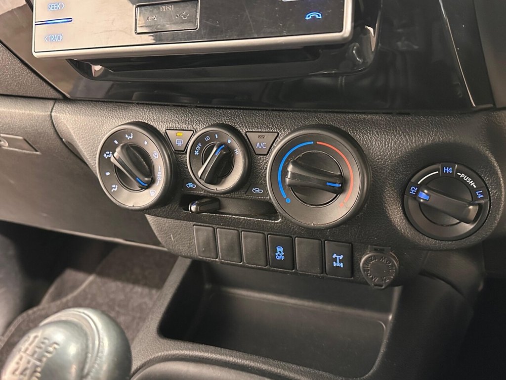 Used Toyota Hilux 2018 for sale - 77534717: Photo 20