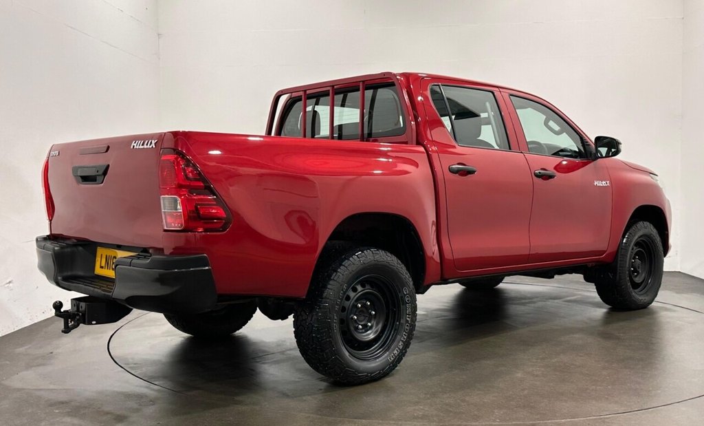 Used Toyota Hilux 2018 for sale - 77534717: Photo 4