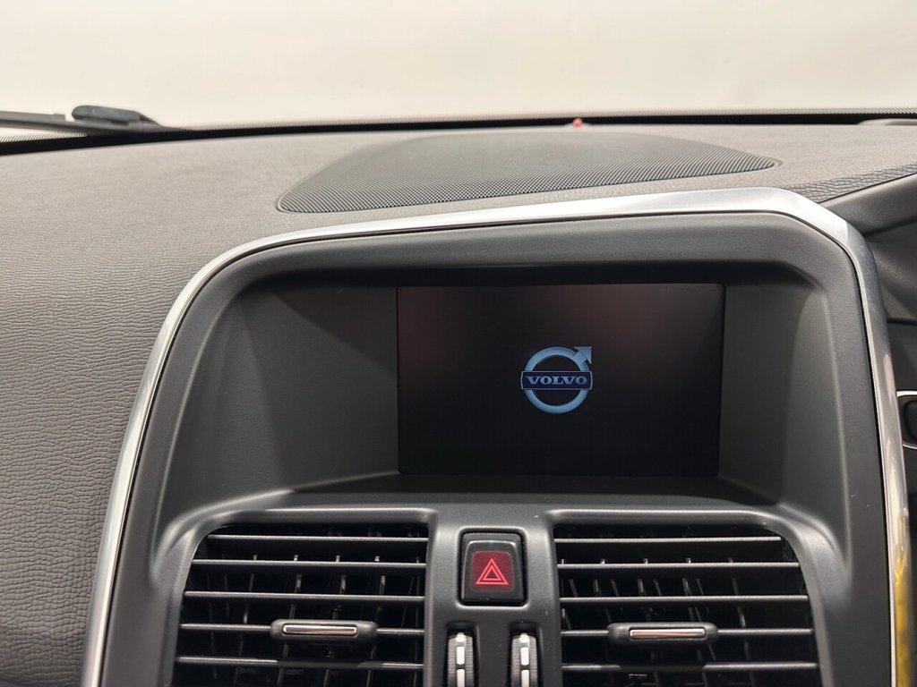 Used Volvo XC60 2015 for sale - 77546852: Photo 11