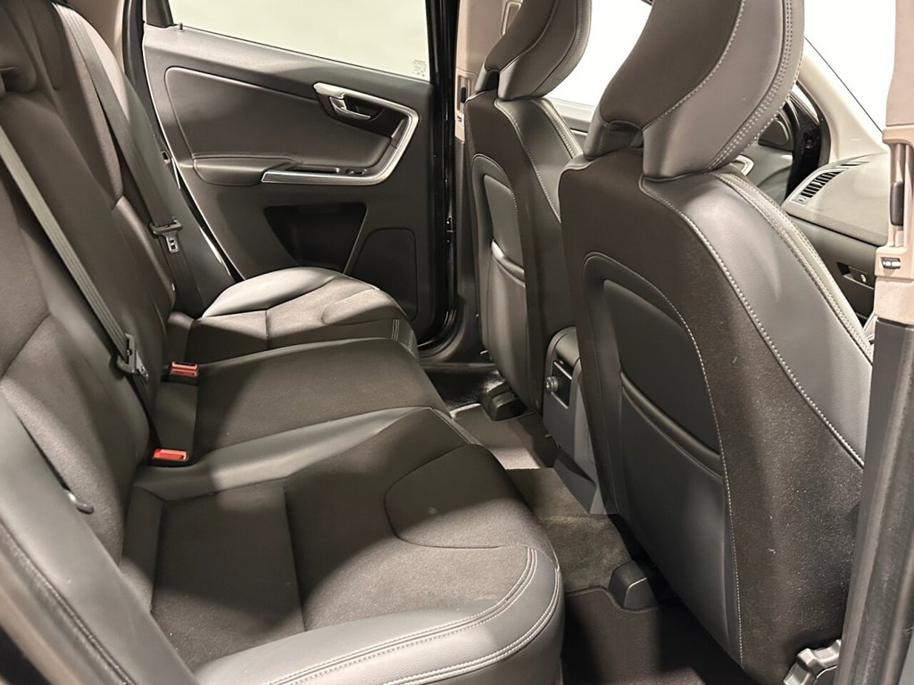 Used Volvo XC60 2015 for sale - 77546852: Photo 18