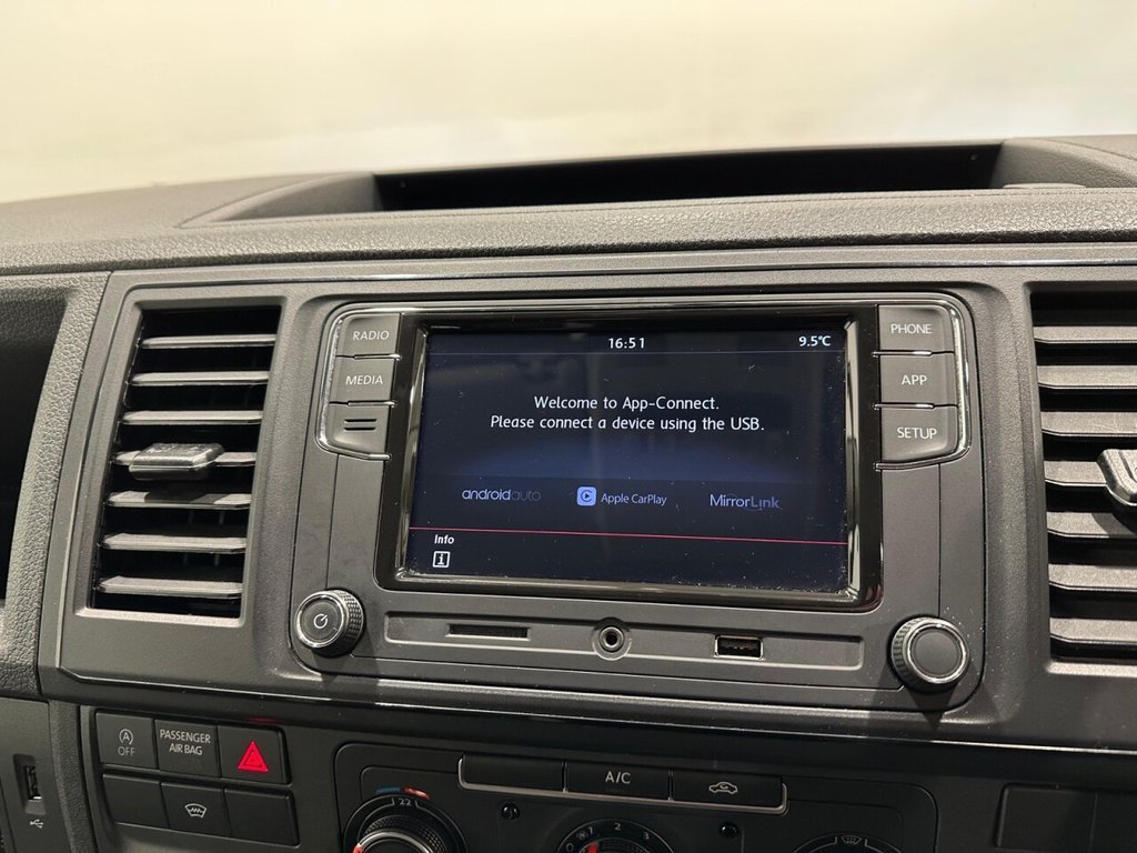 Used Volkswagen Transporter 2019 for sale - 77792010: Photo 30