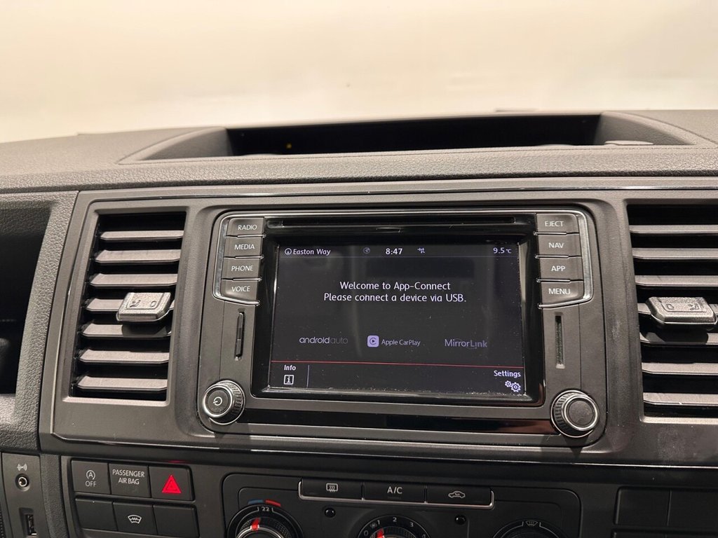 Used Volkswagen Transporter 2018 for sale - 76724745: Photo 20