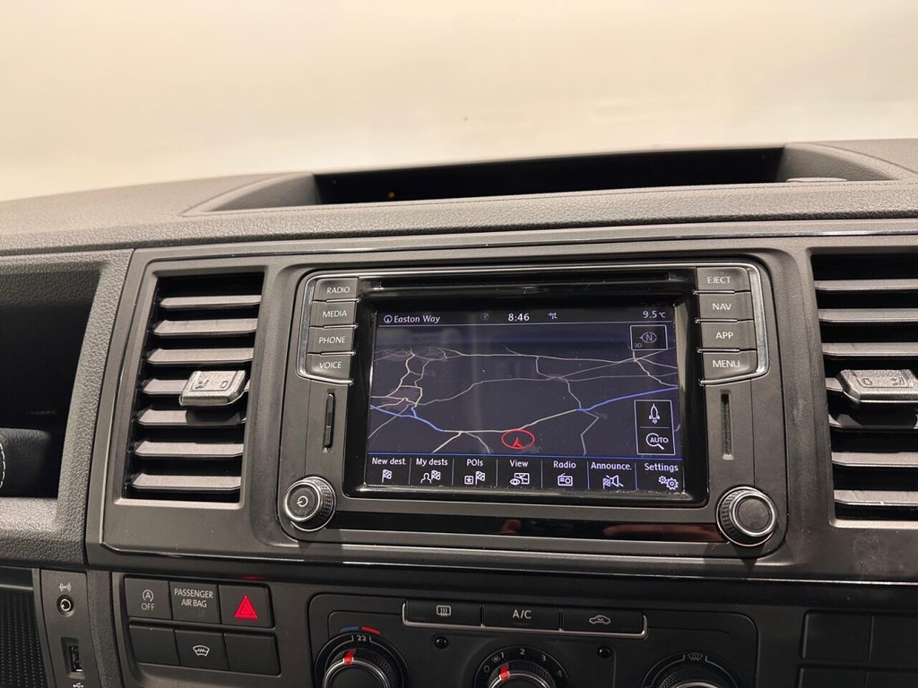 Used Volkswagen Transporter 2018 for sale - 76724745: Photo 23