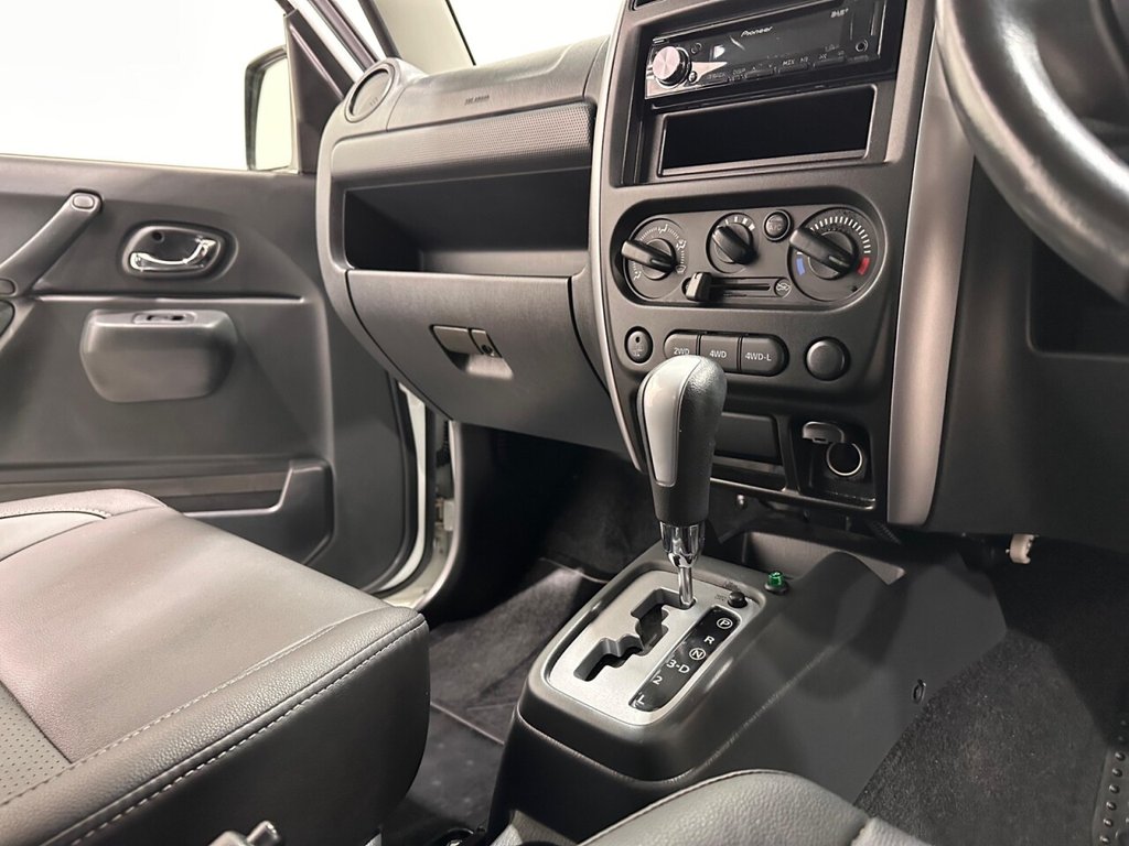 Used Suzuki Jimny 2017 for sale - 77133700: Photo 6