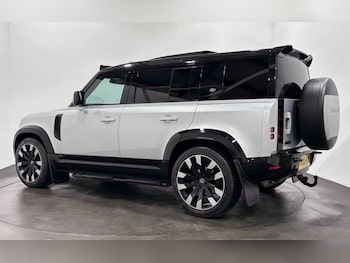 Used Land Rover Defender 110 2020 for sale - 79233930: Photo