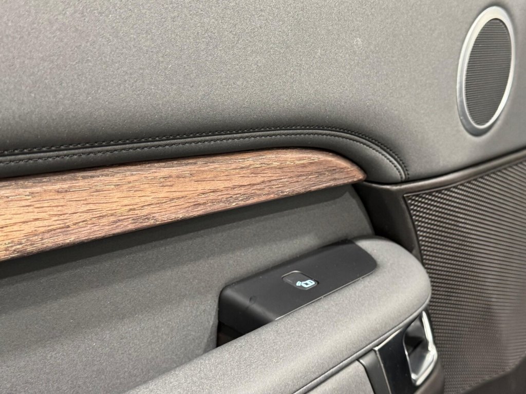 Used Land Rover Discovery 2018 for sale - 76546915: Photo 24