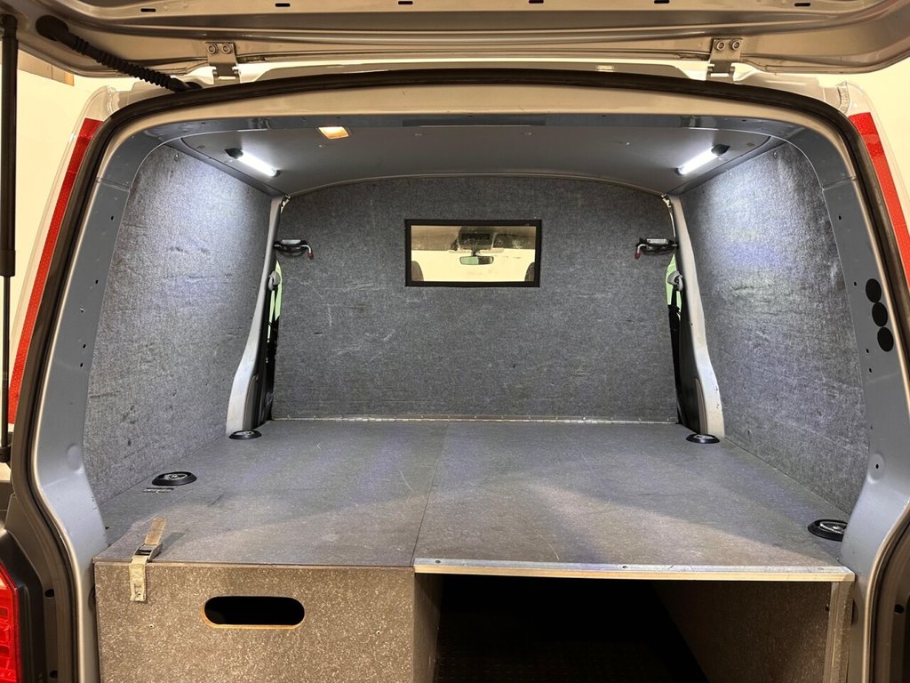Used Volkswagen Transporter 2018 for sale - 77779837: Photo 35