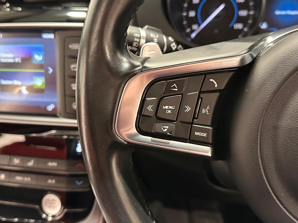 Used Jaguar F-Pace 2016 for sale - 77507431: Photo 32