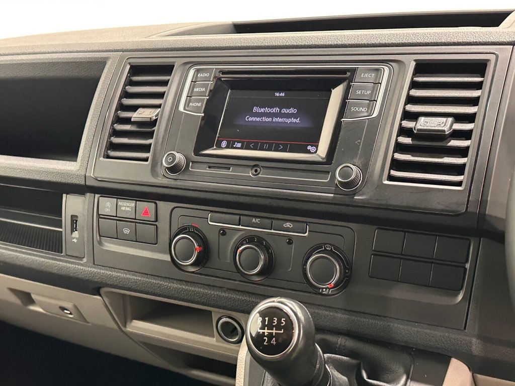 Used Volkswagen Transporter 2018 for sale - 77719732: Photo 14